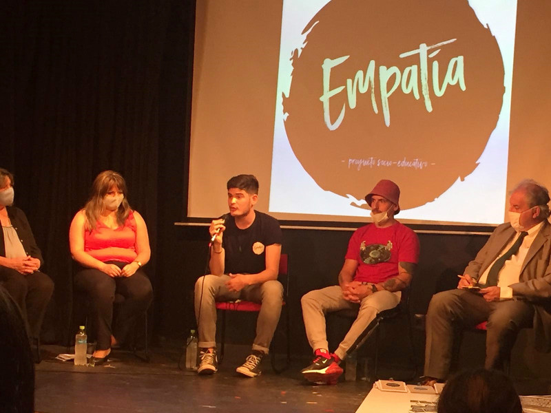 Venosa con jóvenes expositores
